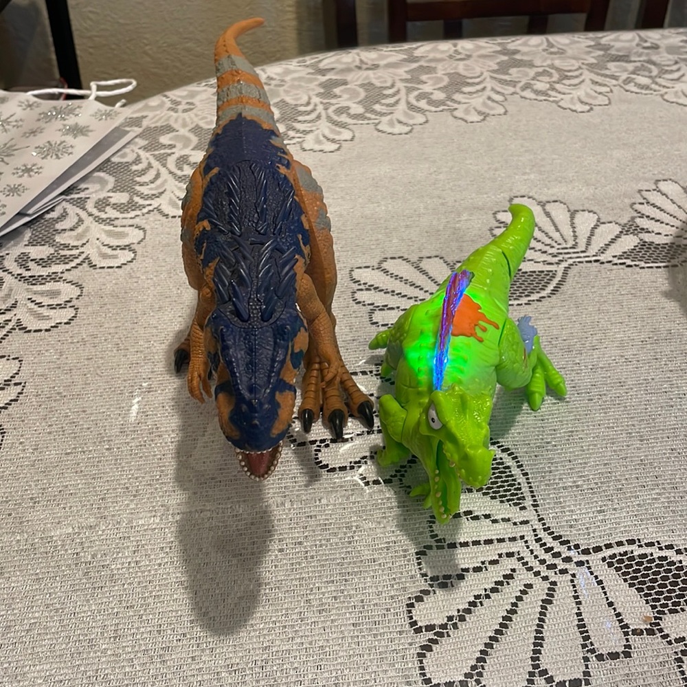 Used toys in good conditions dinosaur